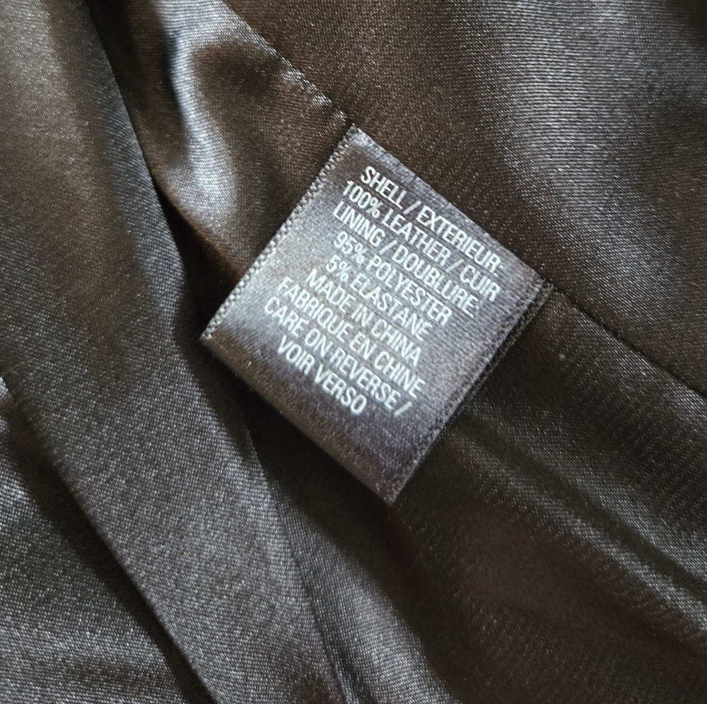 Tahari | Elegant Black Ruffled Women's Leather Jacket, Ptp 19 1/2" - Picture 5 of 8
